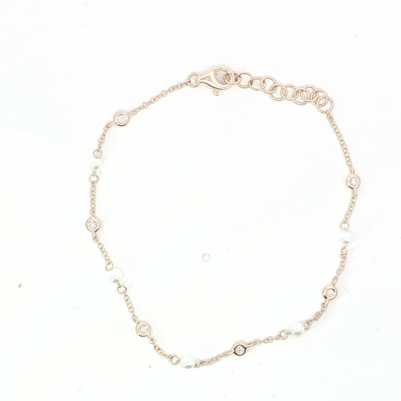 Elegant Yellow Gold Diamond Bracelet