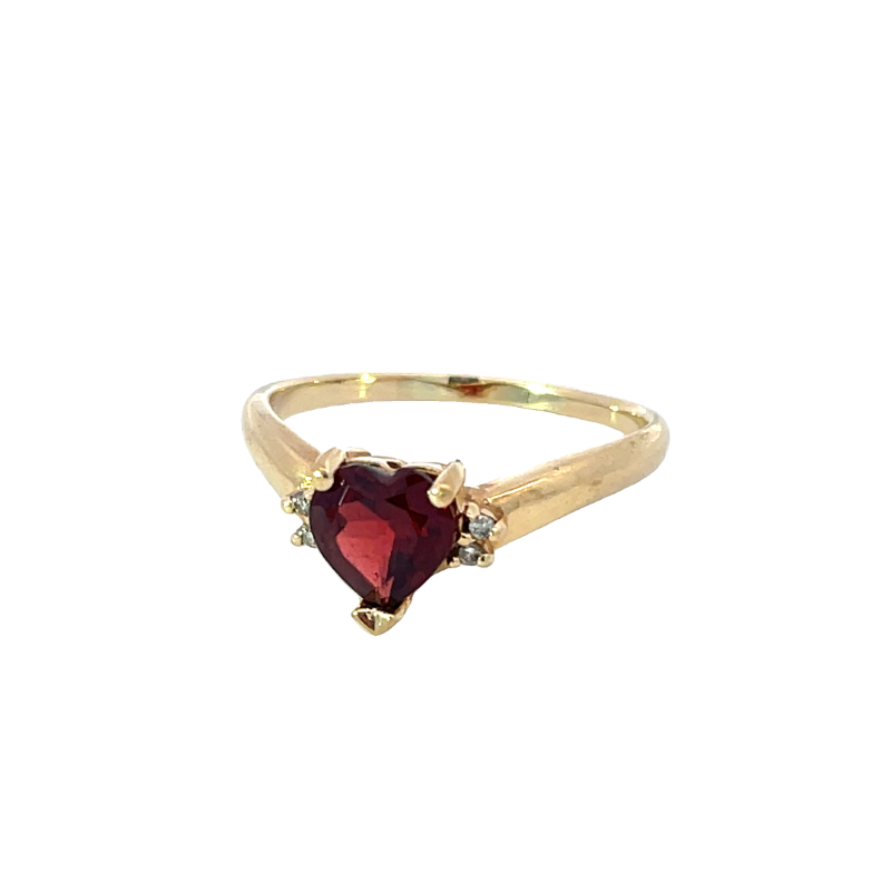 Elegant Heart-shaped Garnet And Diamond Ring