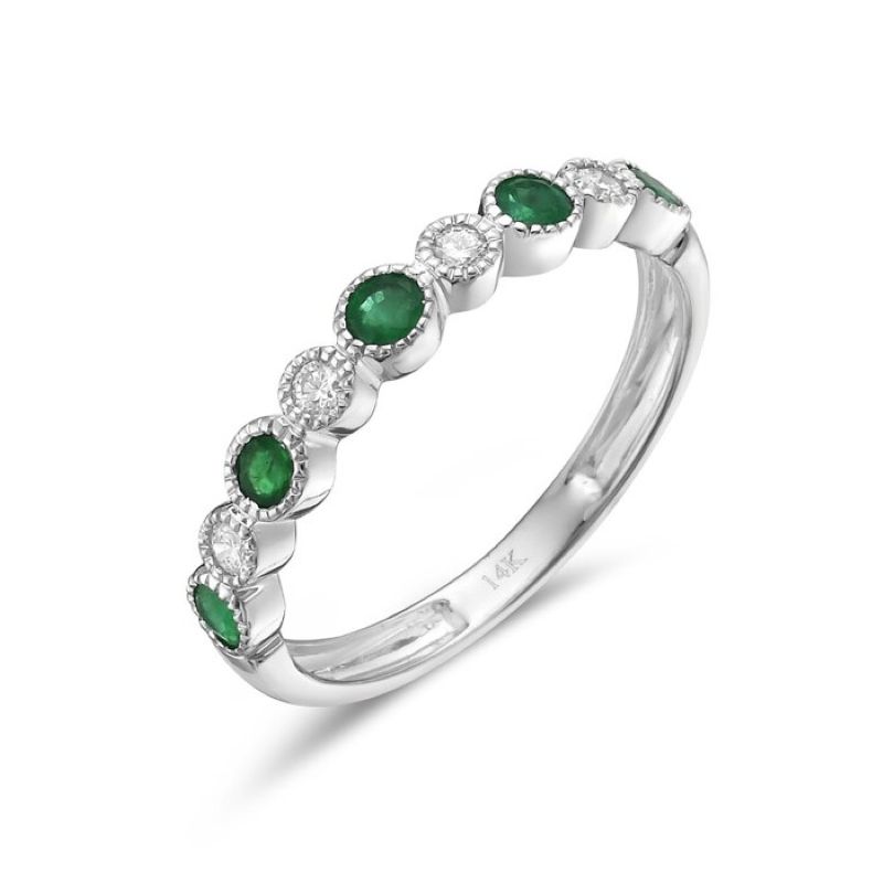 Elegant Emerald And Diamond Ring