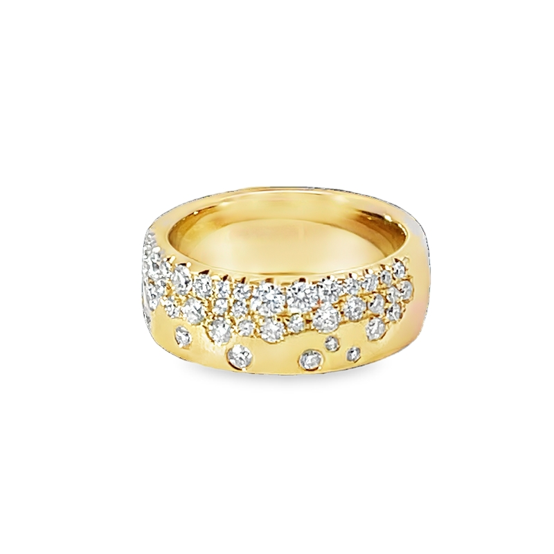 Elegant Diamond And Gold Band Ring