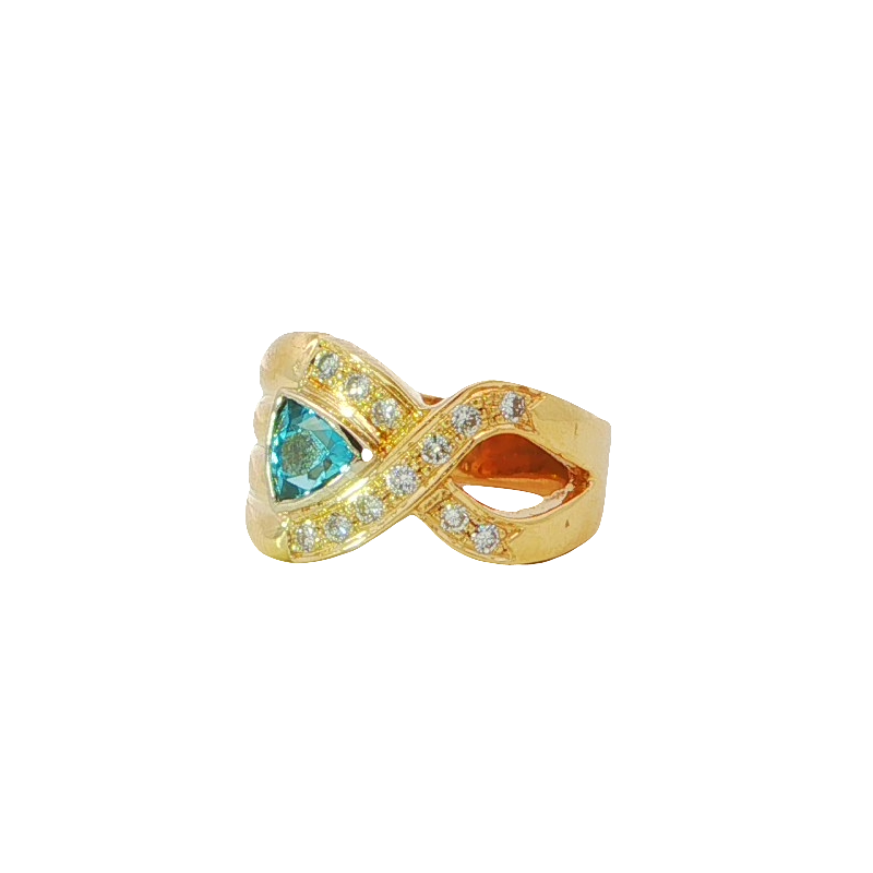 Elegant Bllue Topaz And Diamond Ring