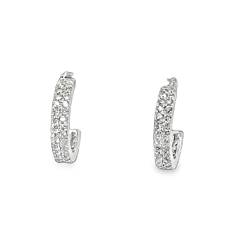 Elegant Gold Knot Motif Earrings