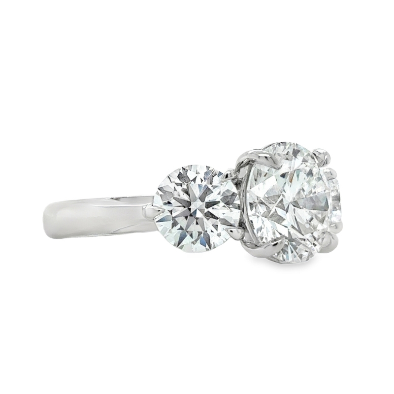 PL Three Stone Lab Grown Dia Eng Ring Size 6
C 3.00ct E VVS2     
S 2.12ctw E VVS2