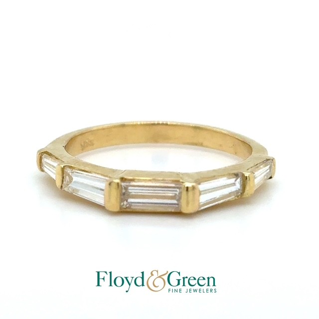 18KY Diamond Wedding Band, 5 Tapered Baguettes,  0.90ct, 1 Baguette, 0.21ct, J VS1, Size 5.75