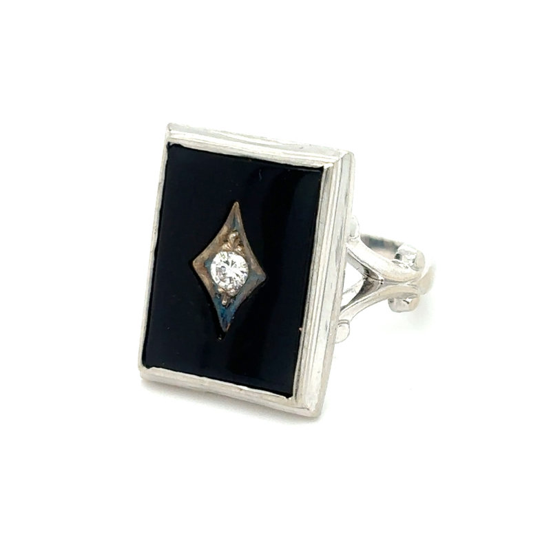 ESTATE - 14KW Dia .12ct and Onyx Art Deco Ring Size 7
Circa 1930s