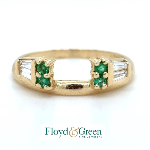 14K Two-Tone Diamond & Emerald Jacket, 4 Baguette Diamonds, 0.16ct, H VS1, 4 Round Green Emeralds, 0.07ct, Size 6