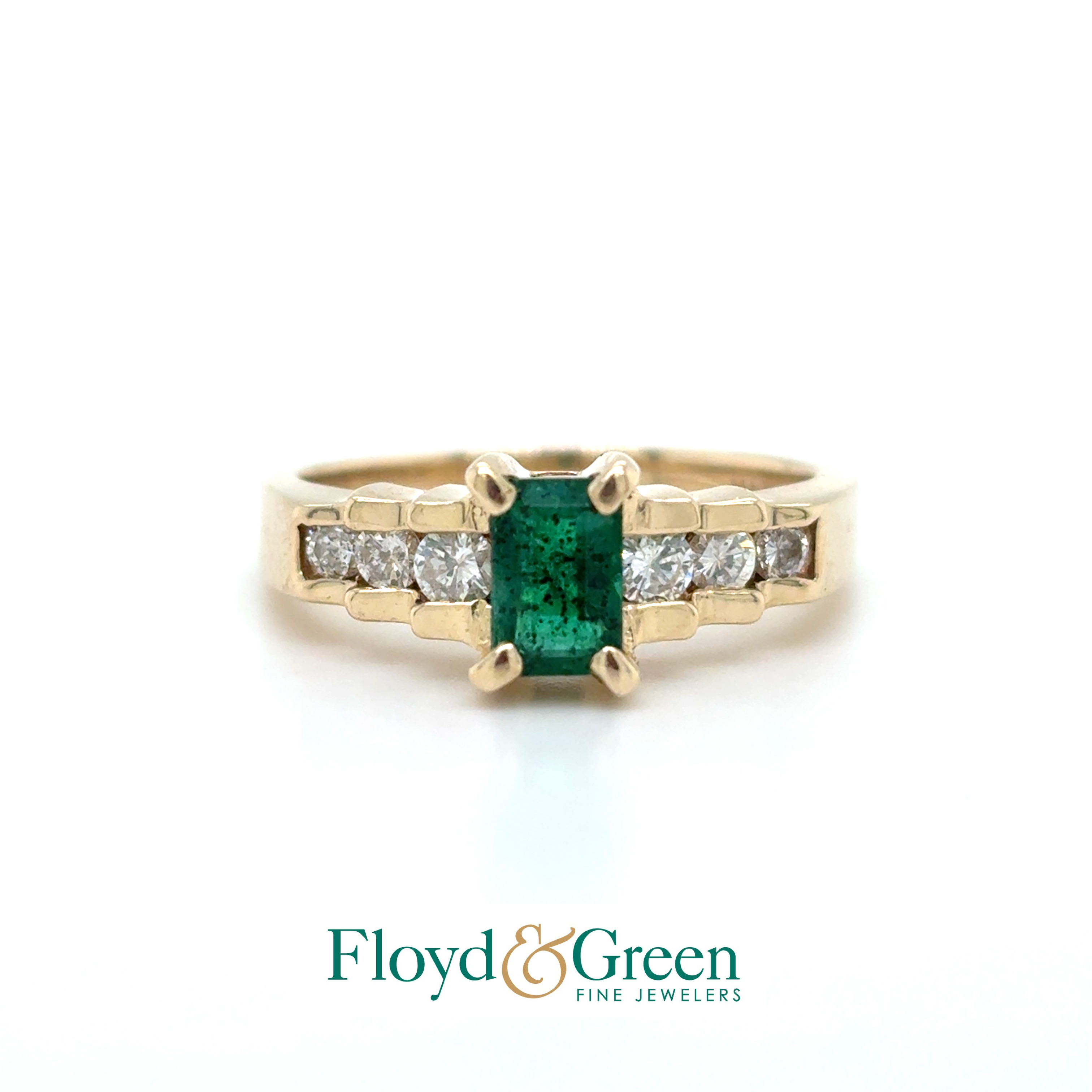 14KY Emerald & Diamond Ring, 1 Emerald-cut Emerald, 6 Round Diamonds, 0.26ct, J I1, Size 7.25