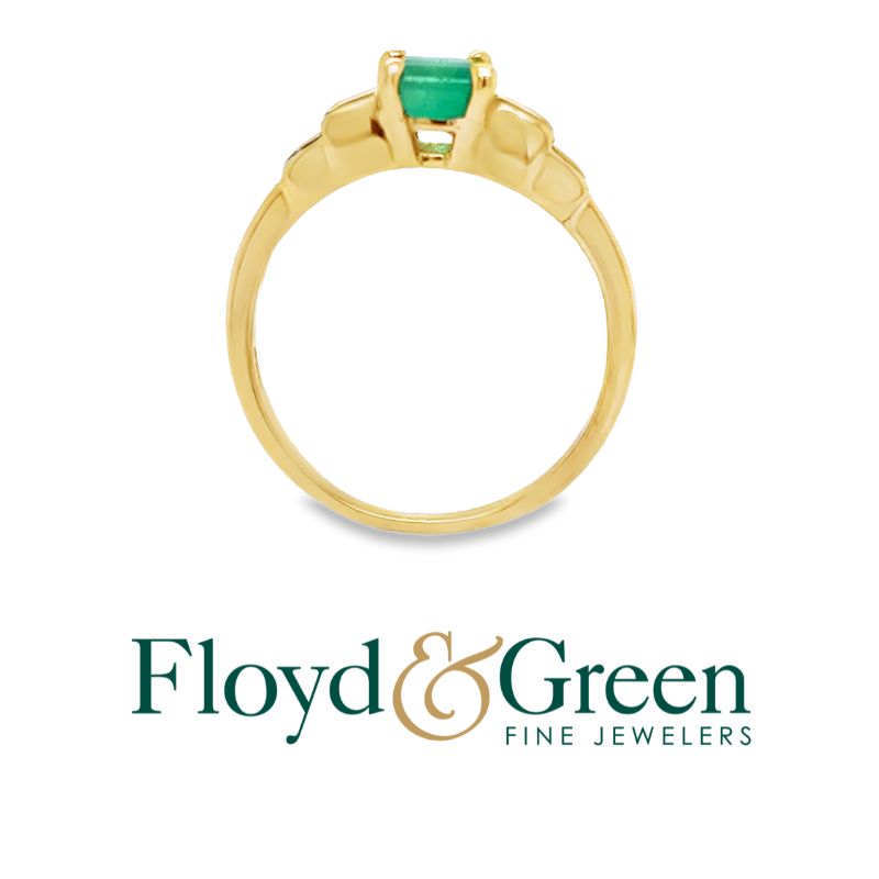 18KY Diamond and Emerald Ring, 1 Step-cut Green Emerald, 1ct, 8 Baguette Diamonds, 0.25ct, H VS1, Size 7.5
