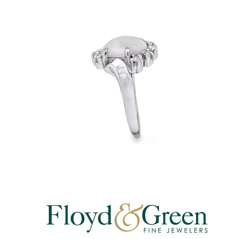 14KW Diamond & Opal Ring, 8 Single-cut Dia, 0.12ct, H VS1, 1 Oval Opal, 1.48ct, Size 5