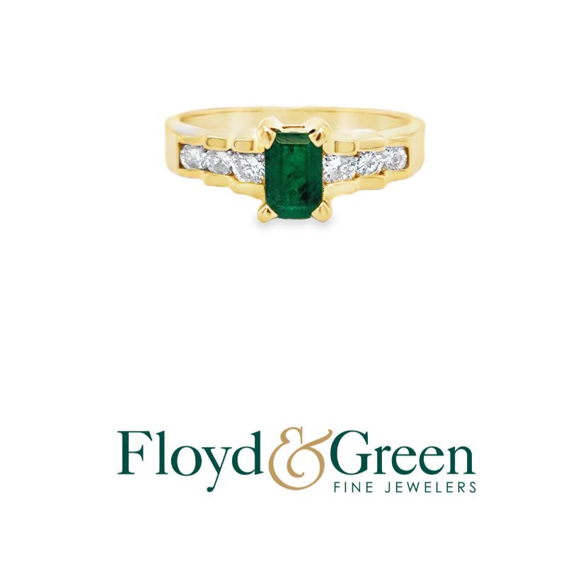 14KY Diamond & Emerald Ring, 4 Rd Diamonds, 0.17ct, I SI1, 1 Emerald-cut Green Emerald, 0.57ct, Size 7