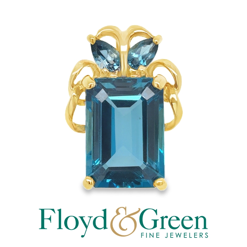 14KY Blue Topaz Pendant, 4.3g