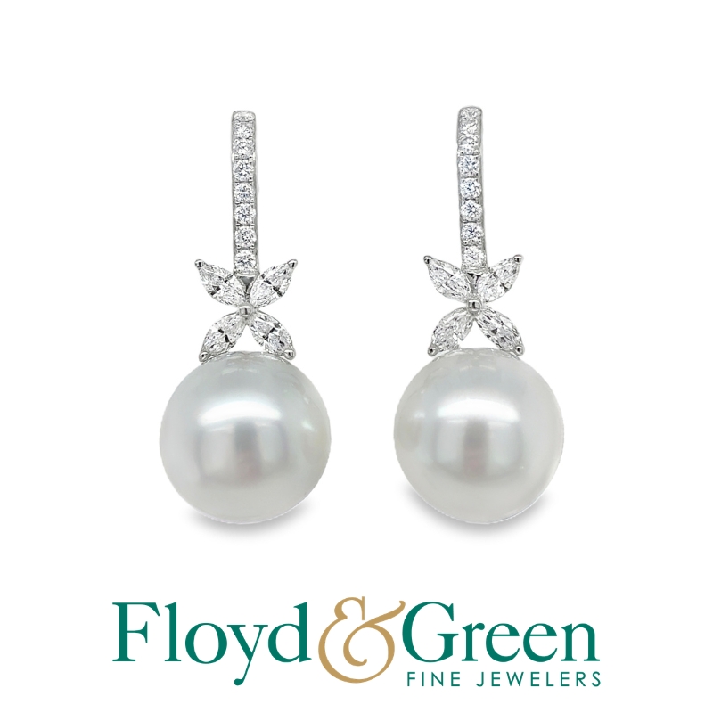 18KW south sea pearl and diamond 0.22ctw G-H/VS2-SI1 hanging earrings