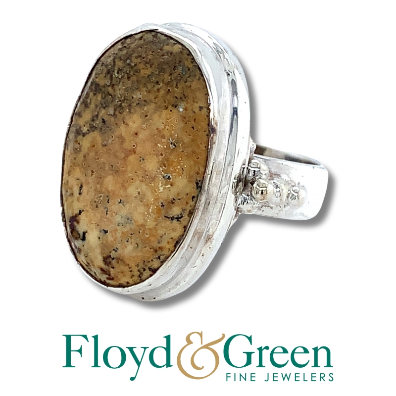 Chalcedony Quartz Ring