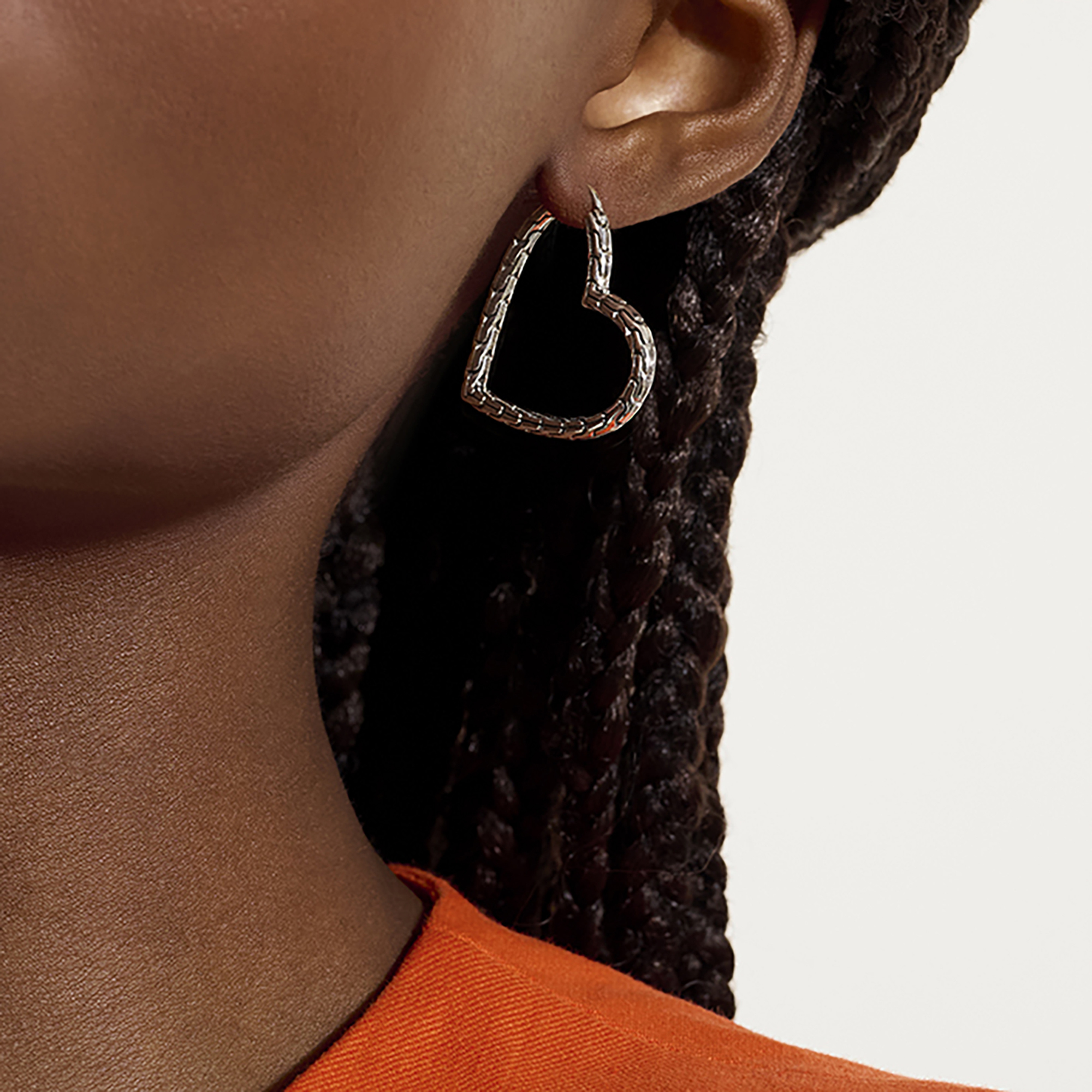 JOHN HARDY JH Essentials Carved Chain Heart Hoop Earrings