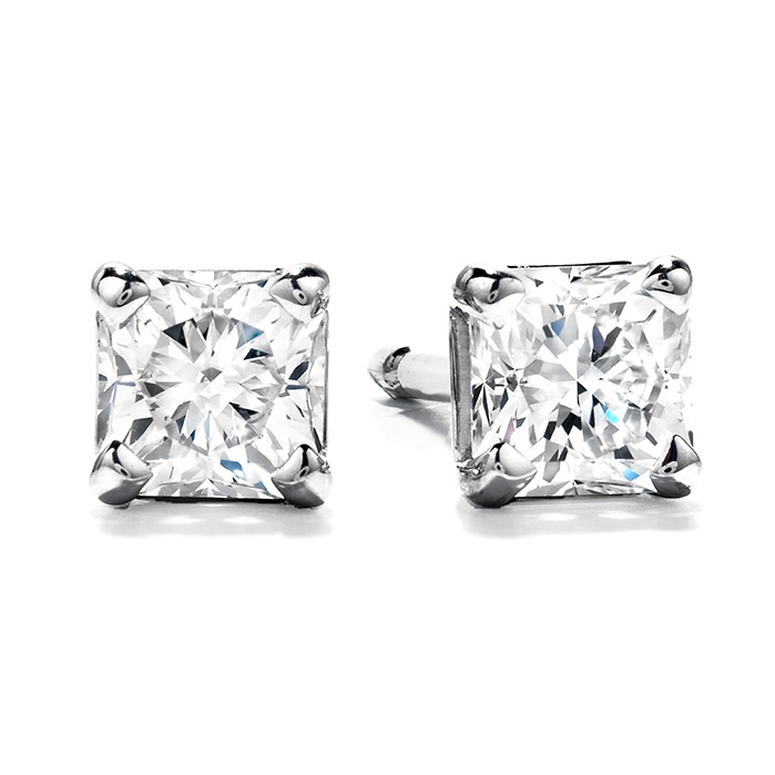 Studs - Four-Prong Dream in 18K Yellow Gold