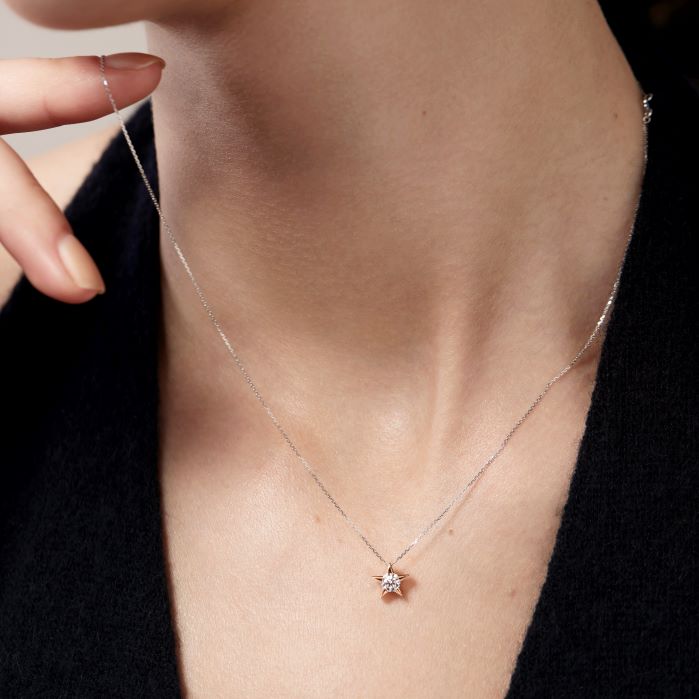 0.15 ctw. Illa Pendant Necklace in 18K Yellow Gold