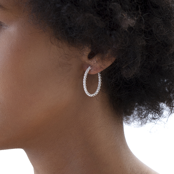 1.36 ctw. Signature Oval Hoop - Medium in 18K Rose Gold