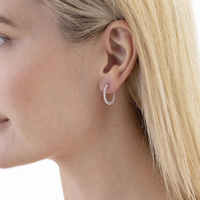 0.66 ctw. Signature Oval Hoop - Small in 18K Yellow Gold