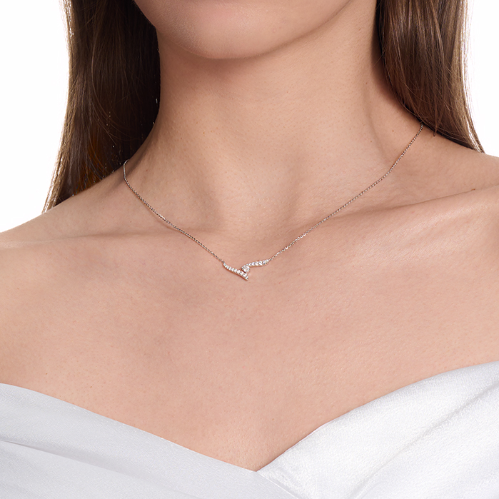 0.3 ctw. Vela Crossover Pendant in 18K White Gold