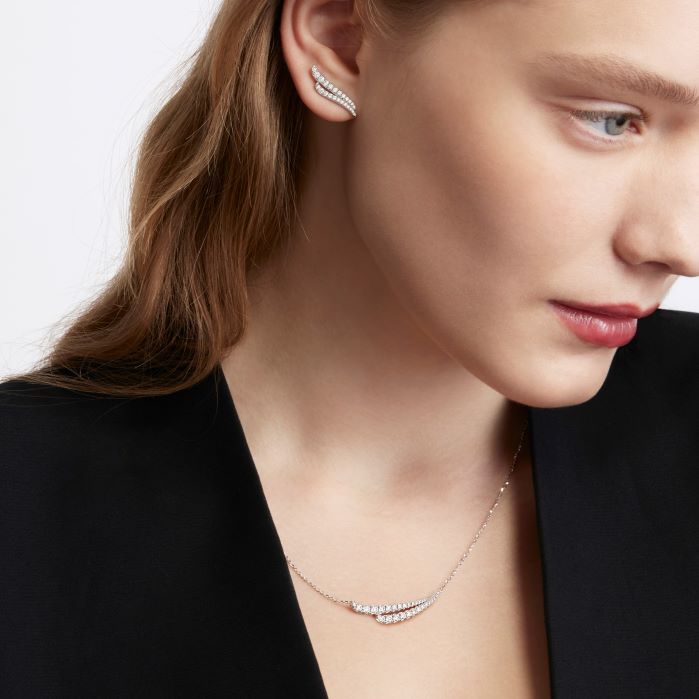 0.4 ctw. VELA French Cut PavÃ© Diamond Pendant Necklace in 18K Rose Gold