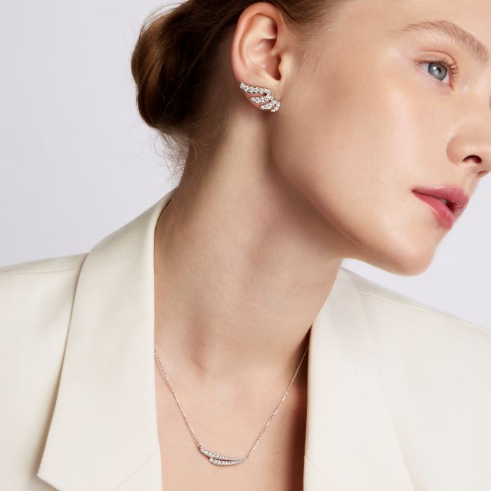 0.4 ctw. VELA French Cut PavÃ© Diamond Pendant Necklace in 18K Rose Gold