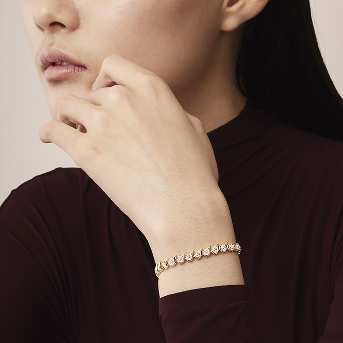 6.4 ctw. LU Droplet Bracelet in 18K Yellow Gold