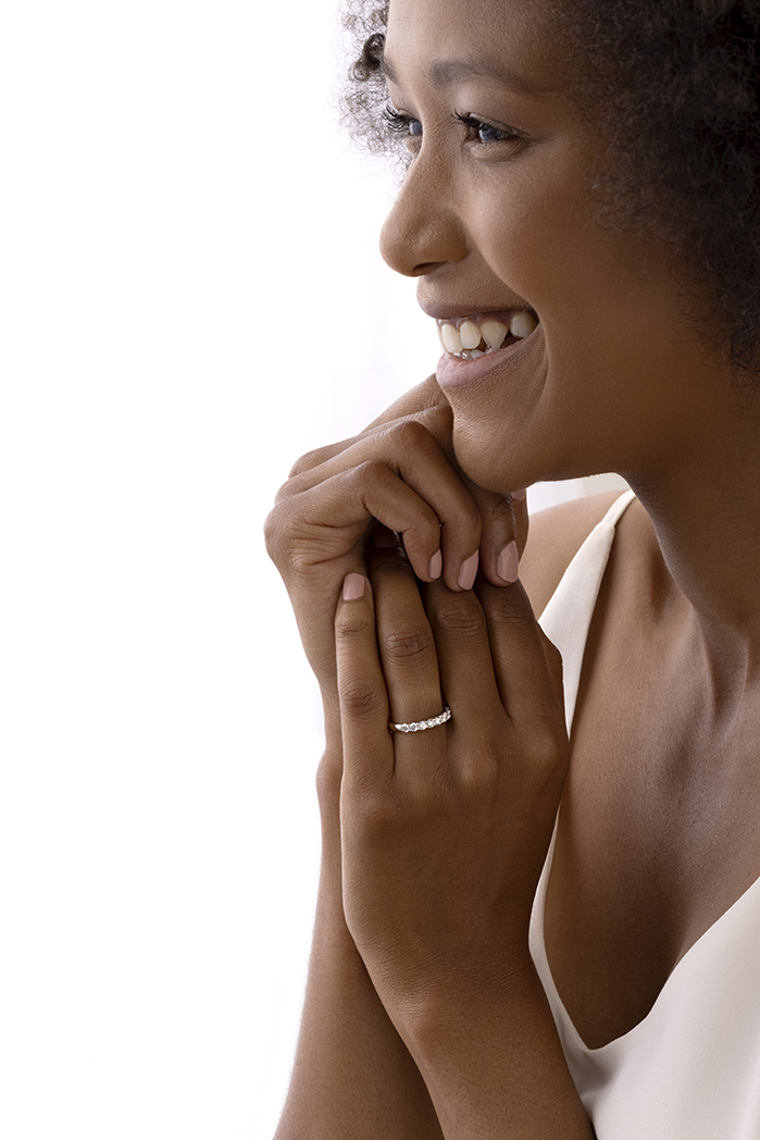 0.75 ctw. Signature 11-Stone Band in 18K Yellow Gold