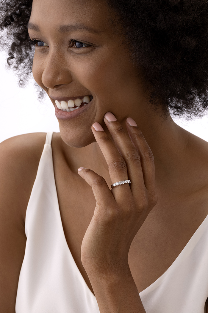 1.25 ctw. Signature 11-Stone Band in 18K Yellow Gold