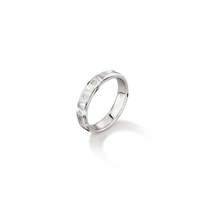 0.15 ctw. Love Chevron Wedding Band in Platinum