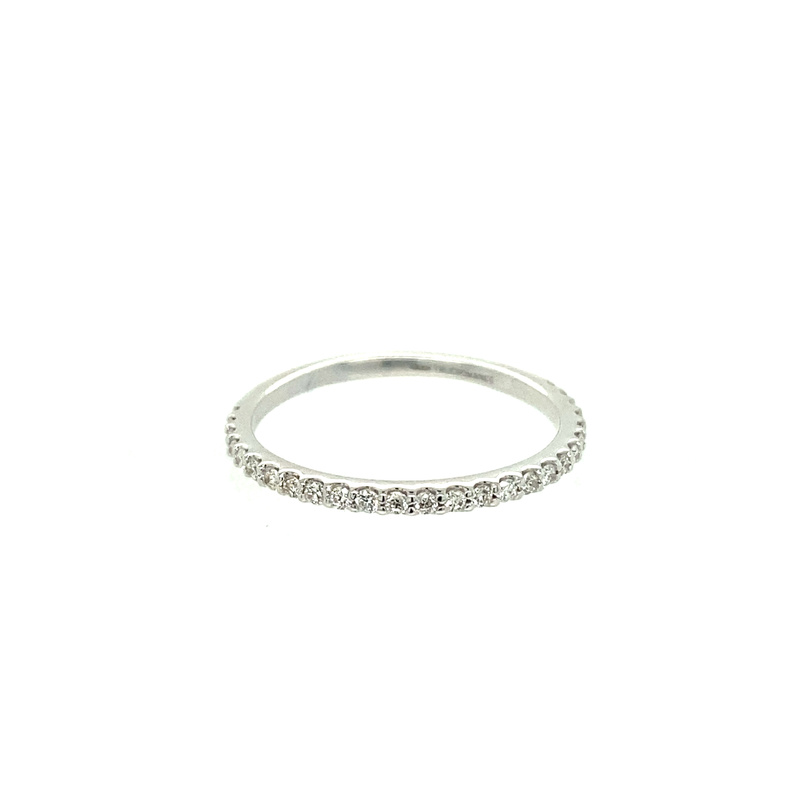 14K WHITE GOLD PRONG SET DIAMOND ANNIVERSARY RING SIZE 7 WITH 26=0.20TW ROUND G-H SI1 DIAMONDS  (1.04 GRAMS)