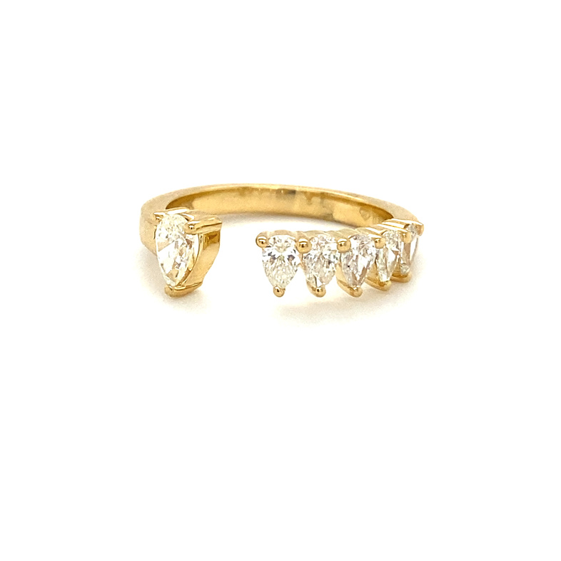 18K YELLOW GOLD DIAMOND FASHION RING SIZE 6.5 WITH ONE 0.29CT PEAR I SI1 DIAMOND AND 5=0.56TW PEAR I SI1-SI2 DIAMONDS