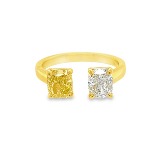 18K YELLOW GOLD DIAMOND FASHION RING SIZE 7 WITH ONE 1.00CT CUSHION I SI2 DIAMOND AND ONE 1.00CT CUSHION SI1 INTENSE YELLOW DIAMOND