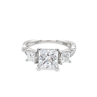 18K WHITE GOLD 3 STONE SEMI-MOUNT RING SIZE 6 WITH 2=0.50TW PRINCESS G-H SI1-SI2 DIAMONDS AND 27=0.27TW ROUND G-H SI1-SI2 DIAMONDS