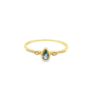14K YELLOW GOLD RING SIZE 7 WITH ONE 0.16CT PEAR AQUA AND 8=0.03TW ROUND G-H SI2-I1 DIAMONDS
