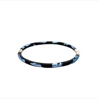 STERLING SILVER BLUE AND BLACK FOLIAGE BANGLE BRACELET