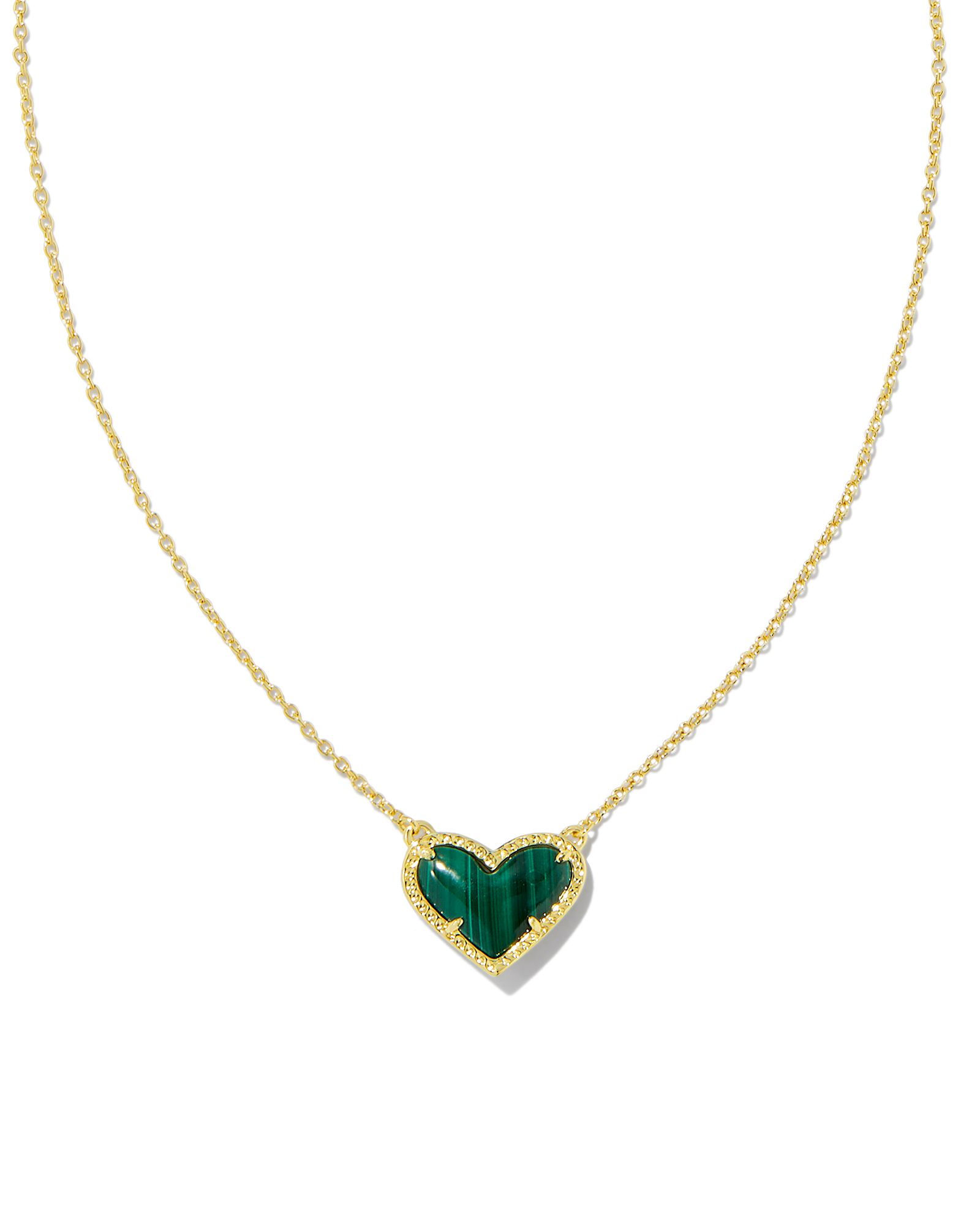 KENDRA SCOTT ARI HEART SHORT PENDANT GOLD GREEN MALACHITE