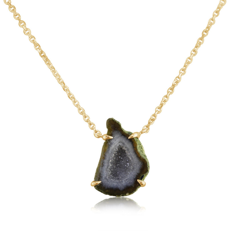 14K YELLOW GOLD GEODE NECKLACE WITH ONE CHALCEDONY GEODE 18