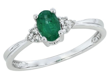 14K WHITE GOLD RING SIZE 7 WITH ONE 0.40CT OVAL EMERALD AND 6=0.06TW ROUND G-H SI1 DIAMONDS    (1.72 GRAMS)