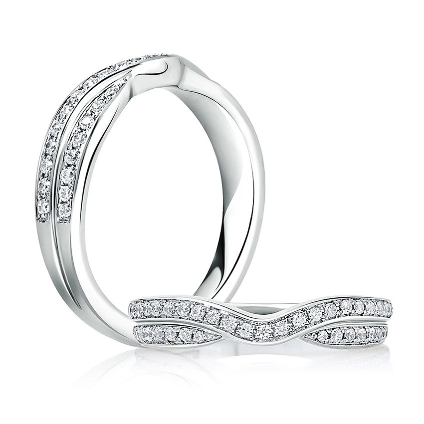 18K WHITE GOLD DIAMOND ANNIVERSARY RING SIZE 6 WITH 39=0.23TW ROUND G-H SI1 DIAMONDS  (4.66 GRAMS)