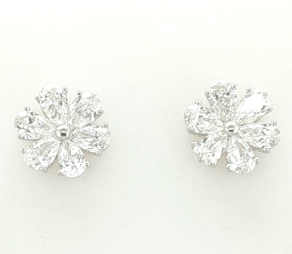 18k White Gold 4.90ctw 12 Gh Si Pear Shaped Diamond Flower Earring