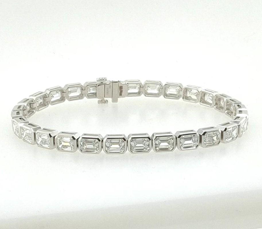 18k White Gold Gia Emerald Cut Diamond Bezel Set Tennis Bracelet 7