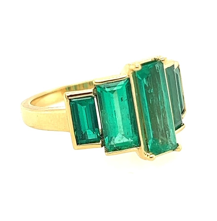 18kt Five Stone Emerald Ring