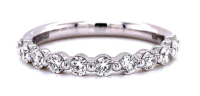 A. Jaffe No Sz .55cttw 18kt Wg Shared-prong Set Dia Band F-h Vs1-si1 itemprop=