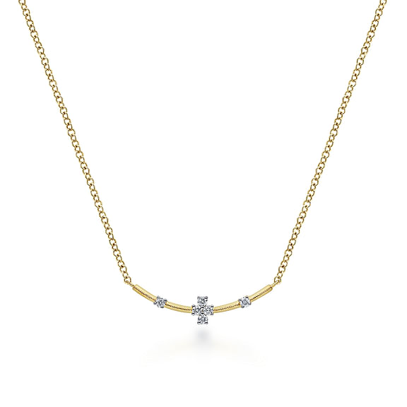 G&c .06cttw 14k Yg Diamond Curved Bar Necklace With 18in Chain G-i Vs1-si1 Serial# S2083042