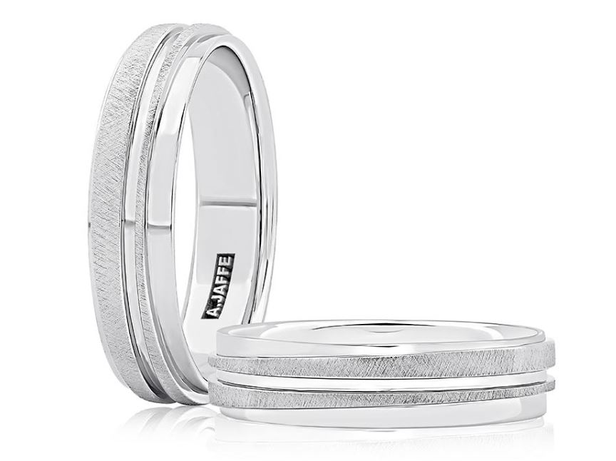 Classic Spiral Detail Platinum Men