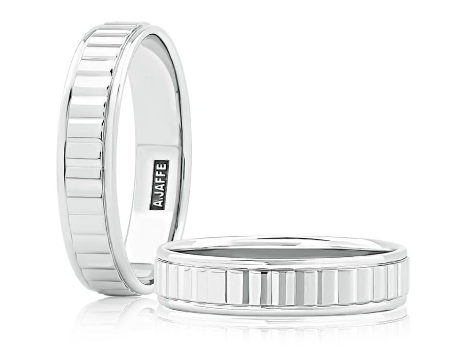 Vertical Ridged Center Men