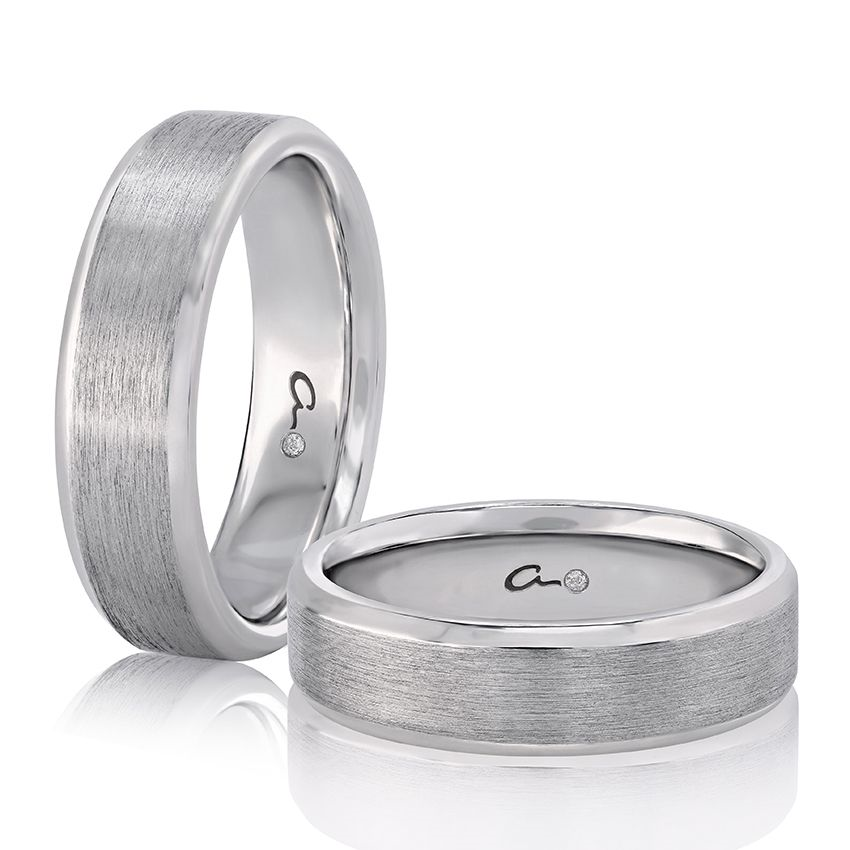 Modern Wire Brushed Finish Men