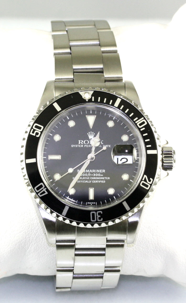Estate  Rolex Oyster Perpetual Date Submariner Timepiece