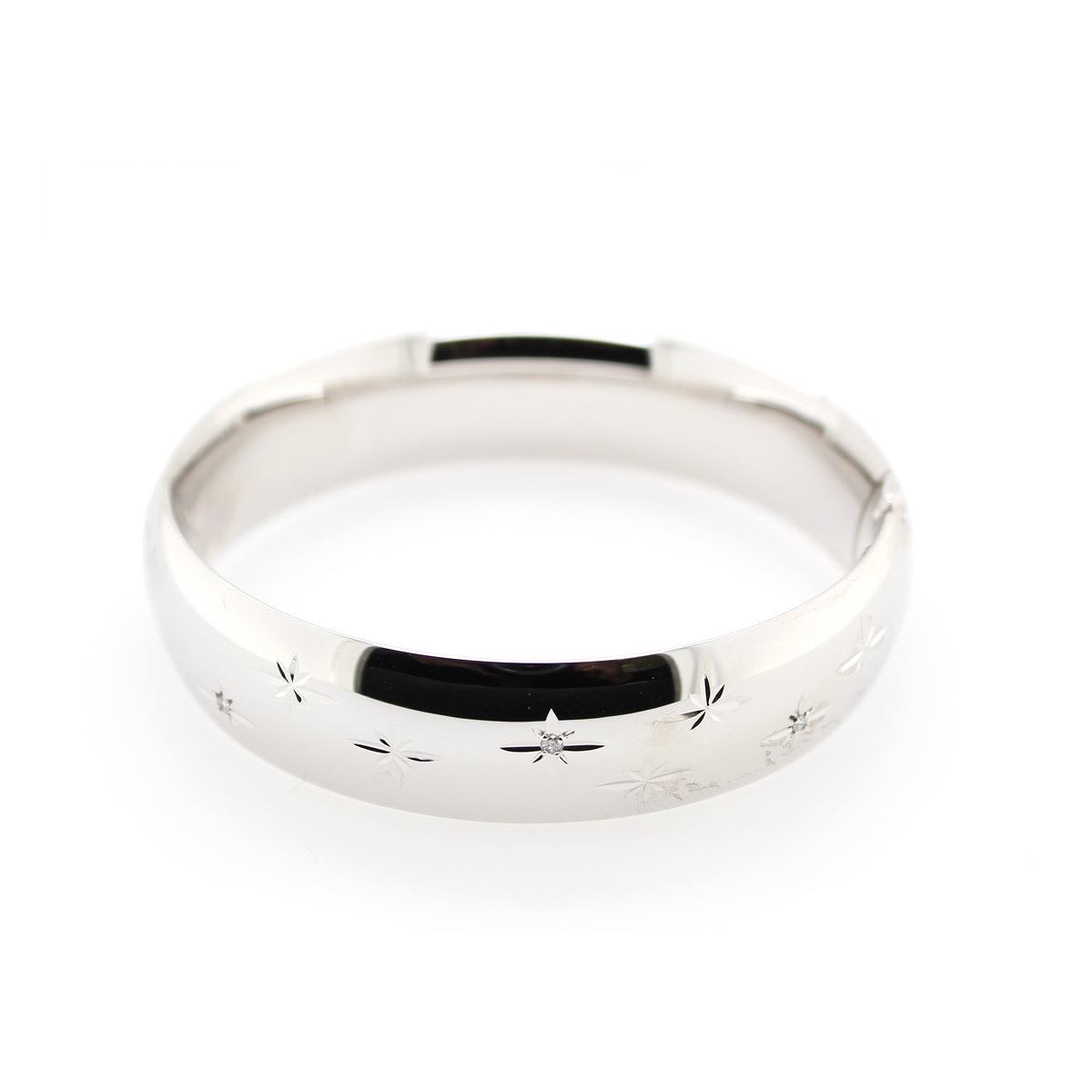 Sterling Silver 16mm Hinged Bangle Having A High Polish Finish