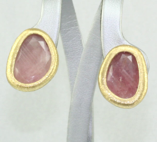 18 Karat Yellow Gold Natural Sapphire Clip Earrings
